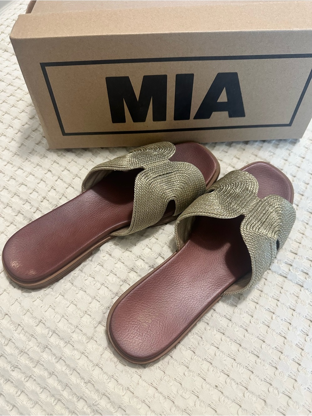 MIA Women's Olive Woven Slide Sandals with Burgundy Footbed